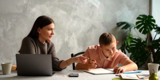 Pentingnya Menjaga Keseimbangan Antara Karir dan Parenting