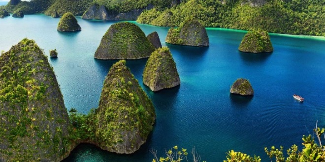 10 Rekomendasi Wisata Alam Terindah di Indonesia yang Bikin Kamu Terpesona